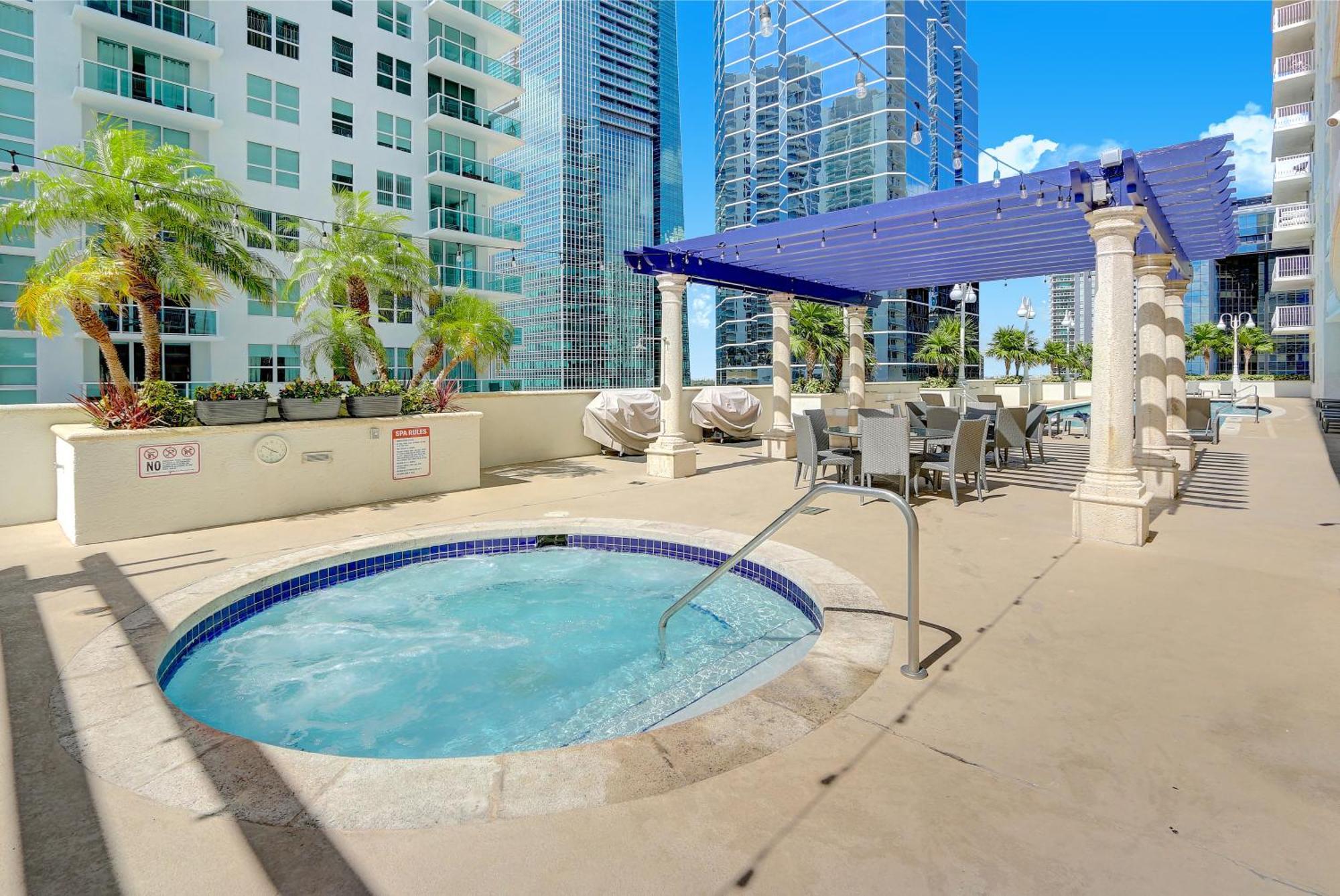 Beautiful In Brickell Apartment
